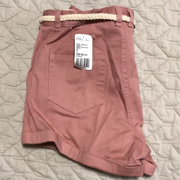 Forever 21 dusty rose shorts. Tags still on - Picture 2 of 3